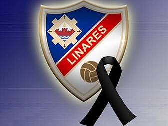 4,000 fans gather to mourn the...